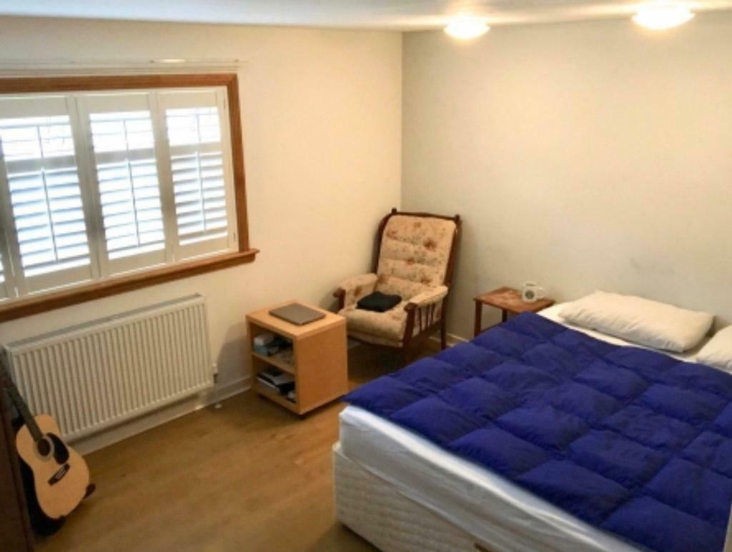 Double room for a professional/ no couples, sorry