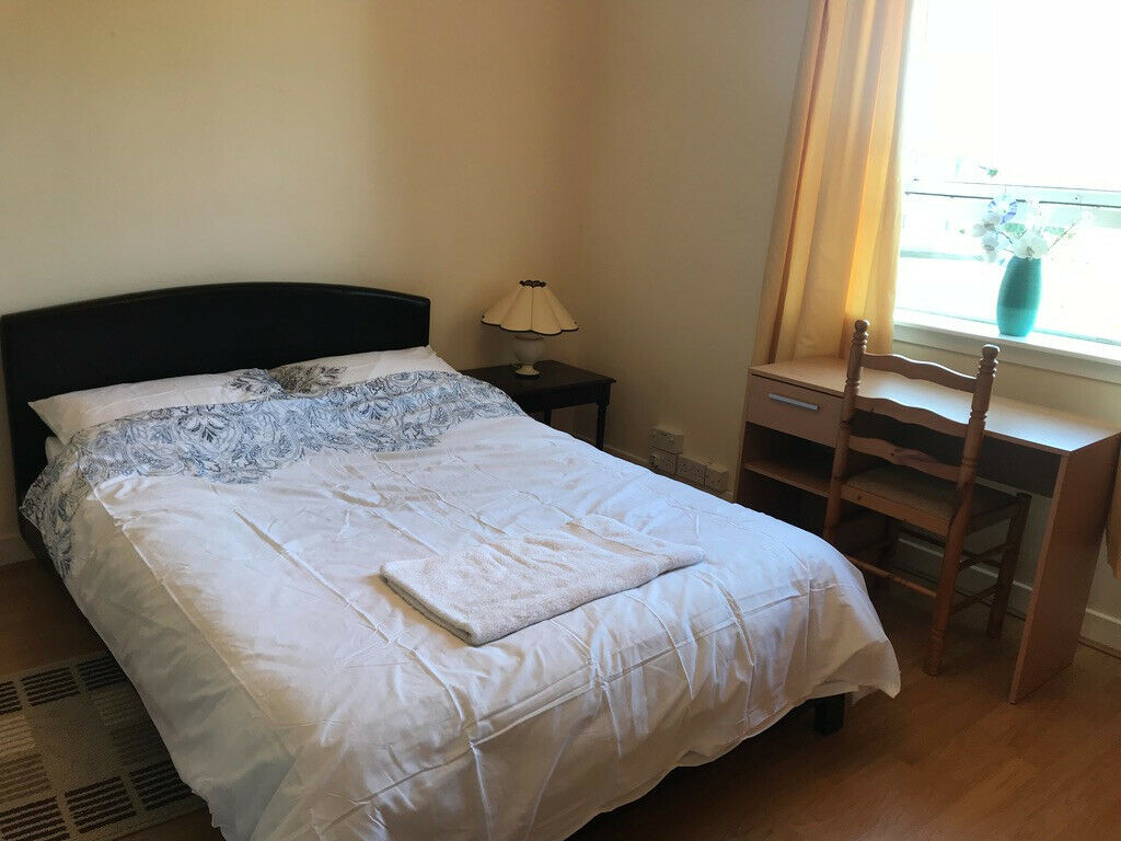large room 5 minutes to aberdeen uni library for £270 PM