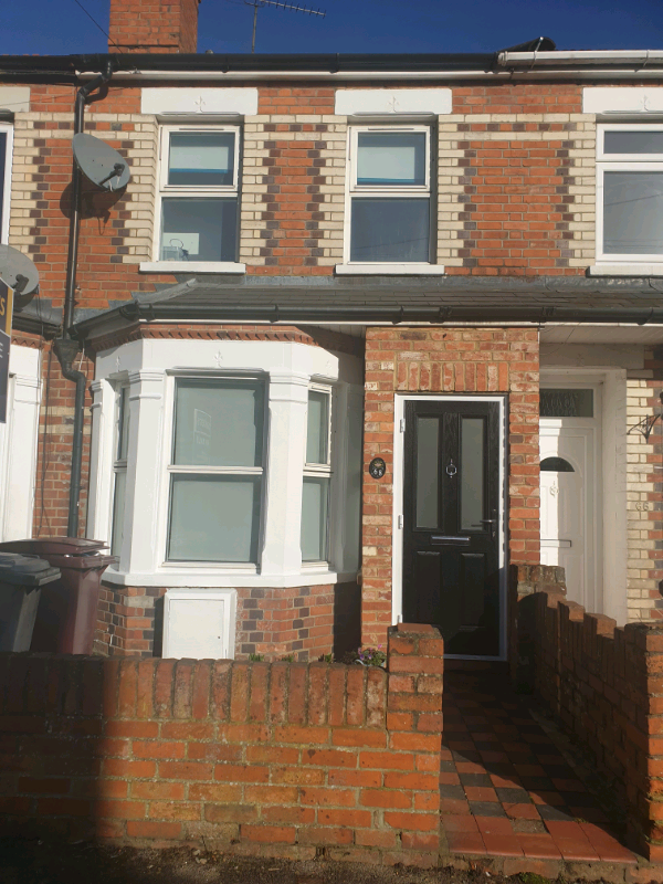 2 bed terrace house READING WEST