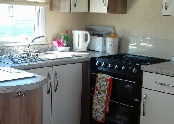 Trecco Bay 2 bedroom modern van only for mature couple and small dog £150 pw