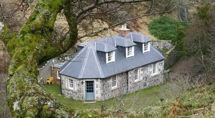 Two luxury holiday cottages with some availability £500 PW