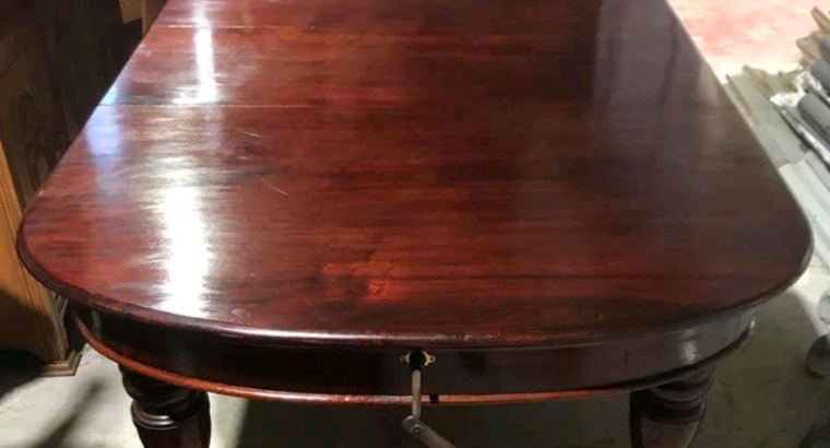 Victorian Mahogany Oval wind out extending table