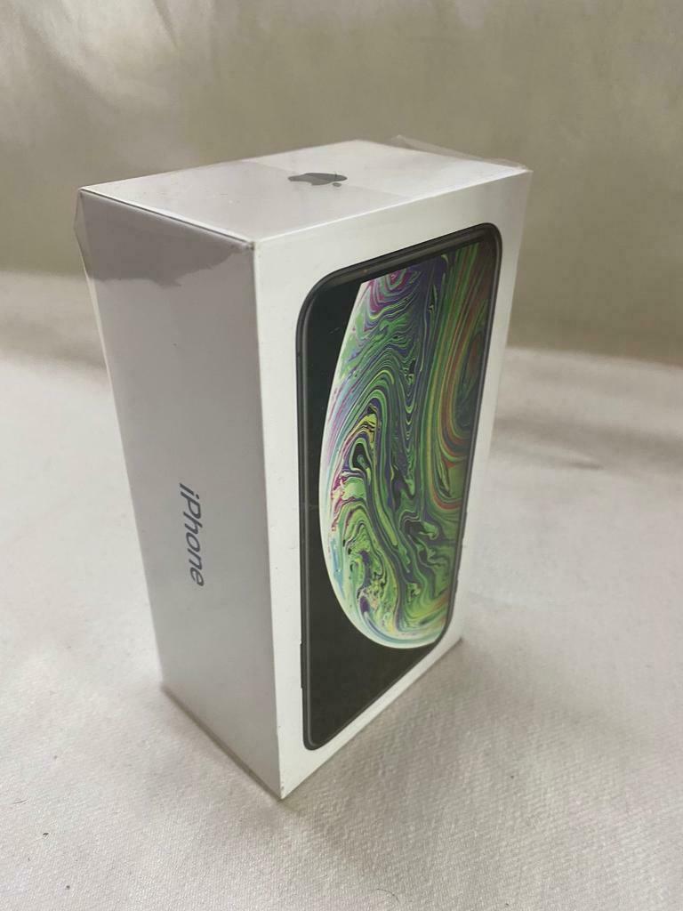 Apple iPhone XS 64gb Brandnew unlocked Come with recipet