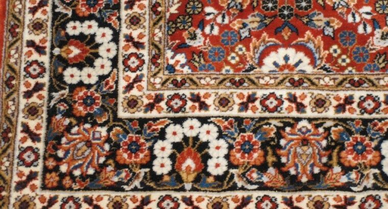 Hand-made 100% Wool Iranian rug, rust colour