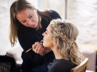 WANTED – Hairstylist / Makeup artist