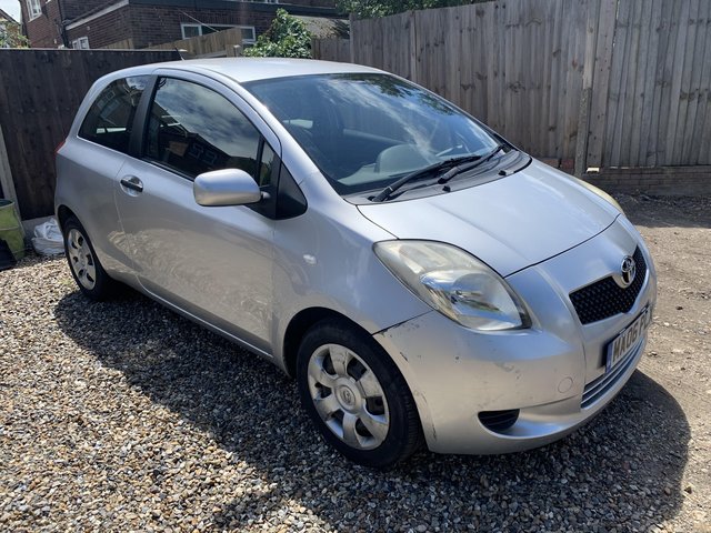 Reliable Toyota Yaris t2 – cat n £2000 ONO