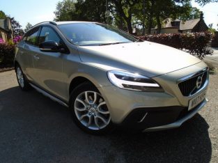 VOLVO V40 2.0 T3 CROSS COUNTRY PRO 5DR 2017