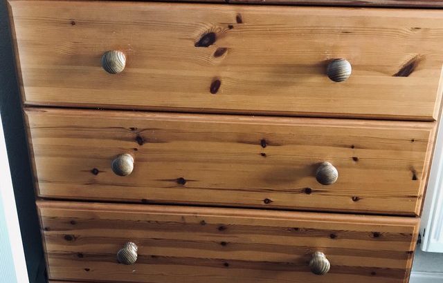 Chest of drawers pine