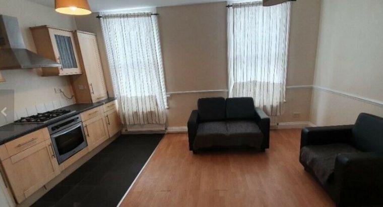 Furnished Newly Decorated 1 Bedroom Flat close to (Zone 2) Brockley, New Cross train station