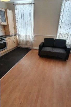 Furnished Newly Decorated 1 Bedroom Flat close to (Zone 2) Brockley, New Cross train station