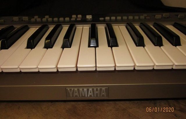 Vintage (1983) Yamaha PS55 synth Keyboard