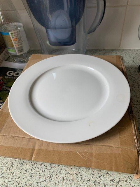 Dinner Plates Unused – original box