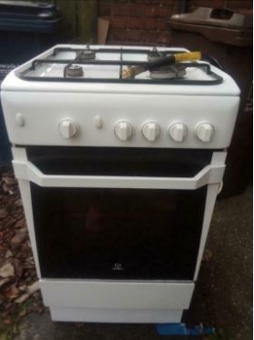 Gas cooker delivered £50