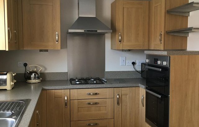 Kitchen cabinets/worktop