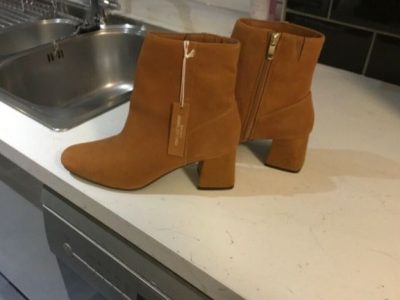 New ladies suede boots