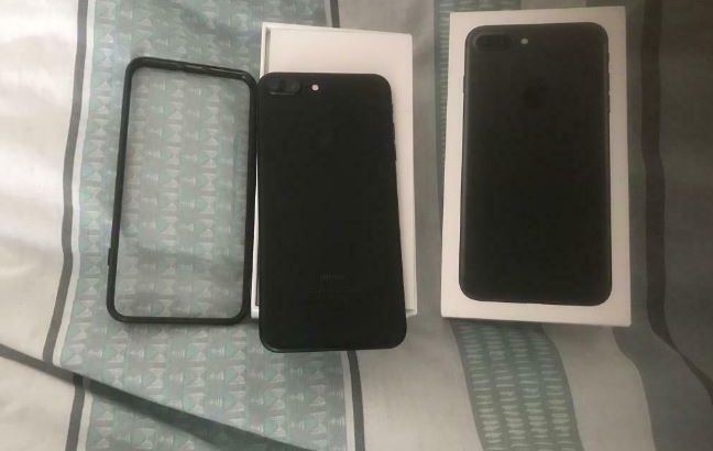 APPLE IPHONE 7 PLUS 32GB UNLOCKED IMMACULATE CONDITION