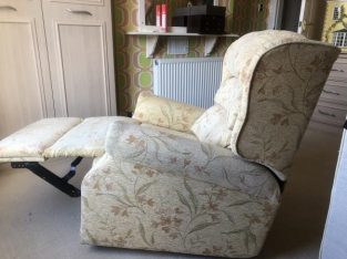 Reclining chair £150 ovno