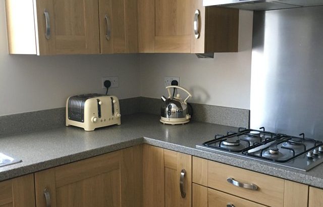 Kitchen cabinets/worktop