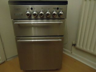 GAS COOKER 55cm WIDE SPOTLESSLY CLEAN