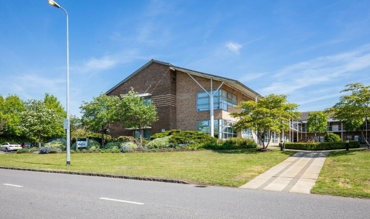 1 Desk serviced office to rent at Oxford, Business Park North