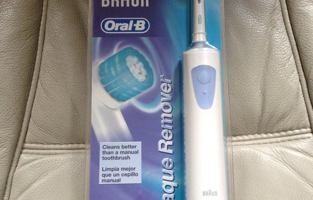 BRAUN ORAL-B PLAQUE REMOVER & 2 x PACKS REPLACEMENT BRUSHES