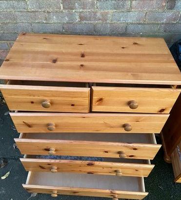 Pine chest of 6 drawers in clean condition