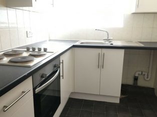 Two Bed Flat in Dagenham above Shop