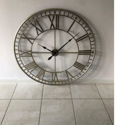 Vintage decorative wall clock – metal