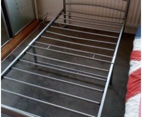 Single metal bed frame