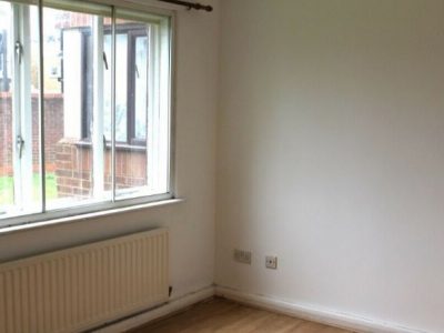 1 Bedroom Flat for Rent £1100pm Hounslow High Street Bill not included