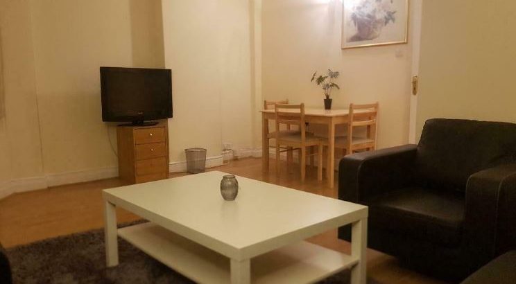 4 bedroom flat in Stourcliffe Close Street, London, W1H