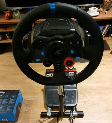 Logitech G29 with shifter and Wheel Stand Pro
