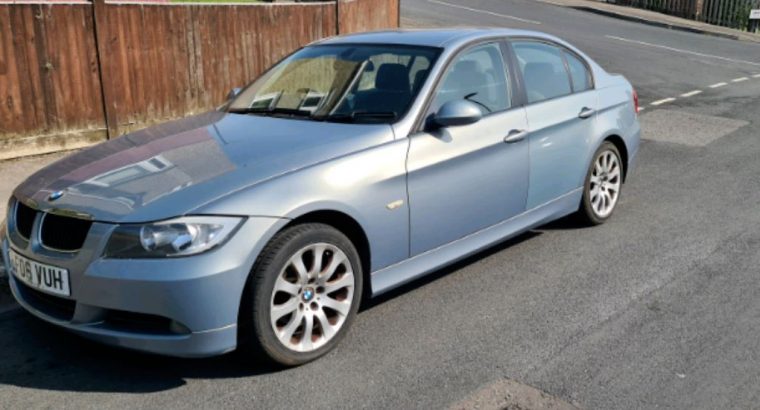 BMW for sale E90 – 320 i Blue colour