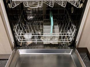 For sale Dishwasher Hotpoint